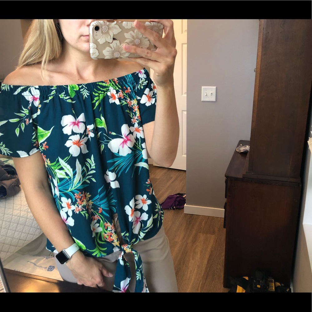 Verse Off the Shoulder Blouse